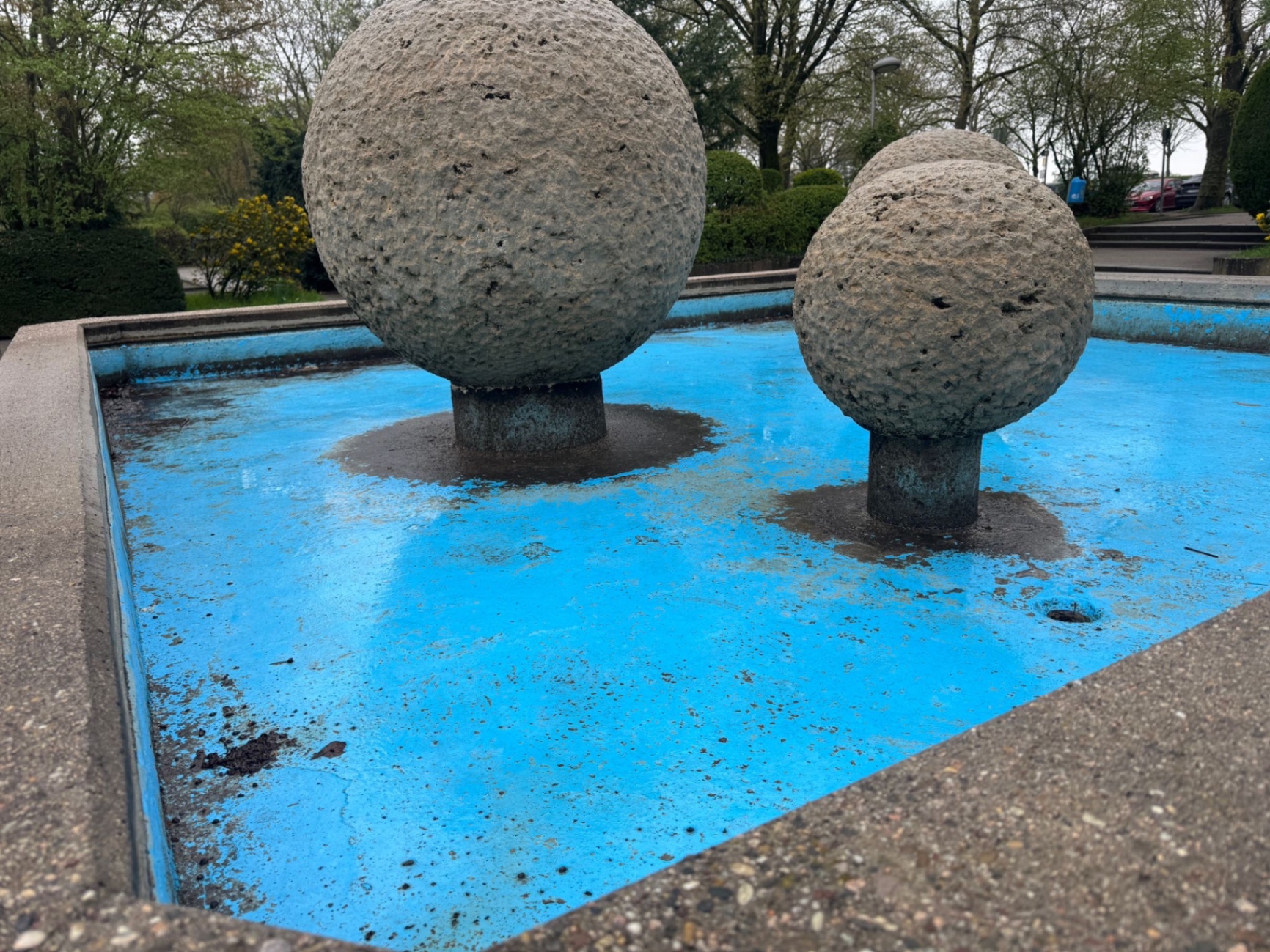 Brunnen vor der Grundreinigung